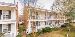 2 Bedroom Townhome off Coursey Blvd Gallery 1