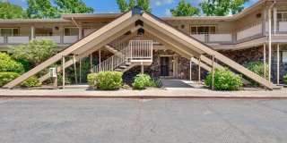 Renovated 2 Bedroom Condo Located on the Fairway! Water, Sewer, Trash Included! Gallery 1