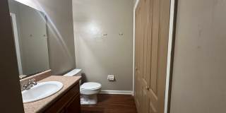 2 story townhome on HILAMAN GOLF COURSE! Gallery 4