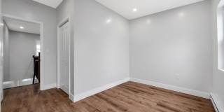 1119 THOMAS Street Gallery 15