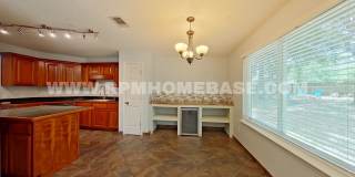Charming 3-Bedroom Home with Brand New Windows, Garden Yard and Coffee Bar in Navarre Gallery 7