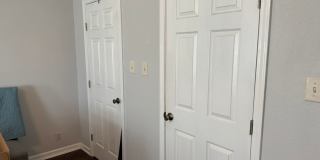 3 Bed / 2 Bath – Updated Home with Fireplace  Large Backyard Gallery 14