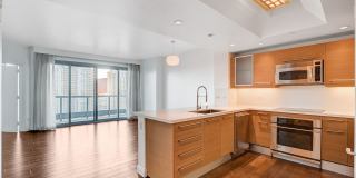 Turnberry Towers 2705W-City/Golf Course Views from this Stunning 1Bd/1.5Ba Residence Gallery 1