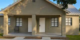 Charming 1-Bedroom Duplex Home for Rent in Zephyrhills! Gallery 1
