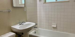 Great Three Bedroom, Close to Everything! Gallery 9