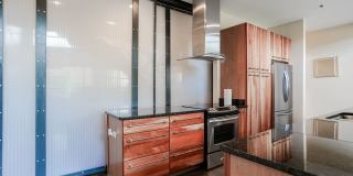 Fully Furnished Mid-Term 2-Level Condo | 1,549 Sq Ft | Private Parking | Shared Living Fully Furnished Mid-Term 2-Level Condo | 1,549 Sq Ft | Private Parking | Shared Living Gallery 21