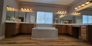 An Amazing NW Home! Over 3300 sq ft w/ pool & spa! Must see! Gallery 33