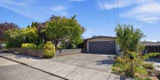 Spacious 4 Bed 2.5 Bath Home with Panoramic Views in Magnolia Gallery 5