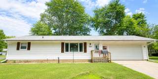 3 Bedroom Ranch Home with Large Fenced in Yard!! 3 Bedroom Ranch Home with Large Fenced in Yard!! Gallery 1