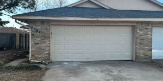 2 Bed 2 Bath duplex on 10th and Council Gallery 1