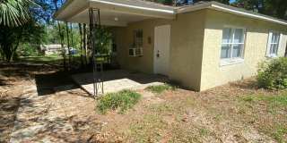 Cottage Home in Seminole Manor Gallery 3