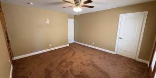 Updated SE Visalia Corner Lot Home Rent Ready! Gallery 15