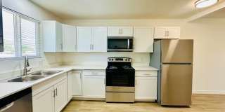 4424 Bellevue Newly Renovated Apartments with All Appliances Included! Gallery 7