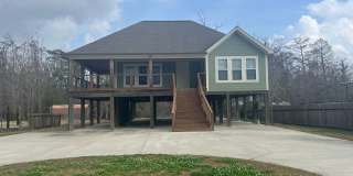 Waterfront Property! 3 Bed / 2 Bath Moss Bluff Home Gallery 1