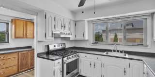 Newly Updated 3BR Home with Off-Street Parking - Pet Friendly! Gallery 15