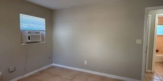 Quiet duplex biking distance from UF! Gallery 12