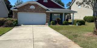 3 Bedroom, 2 Bathroom Home in Southeast Columbia – Garage & Off-Street Parking! Gallery 1