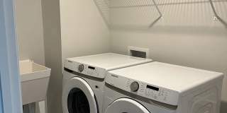 Room in 3 Bedroom Home at Arkose Dr Gallery 19