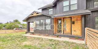 4 Bedroom Home with 2.5 Bathrooms on a Corner Lot near Plaza District 4 Bedroom Home with 2.5 Bathrooms on a Corner Lot near Plaza District Gallery 4