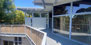 Sunny, Spacious, Home Near Sunny Cove Beach Gallery 1