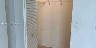 6767 Collins Avenue Gallery 21