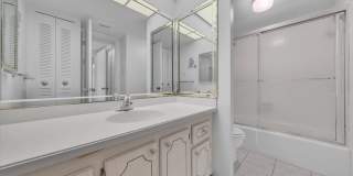 660 ISLAND Way Gallery 21