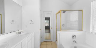 3 Bed, 2 Bath Home with Community Pool in Georgetown Gallery 33