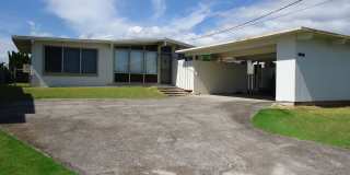 Pearl City single level 3 Bedroom, 1.5 Bath, 2 Car Caport Gallery 1