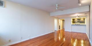 301 RACE Street unit: 520 Gallery 1