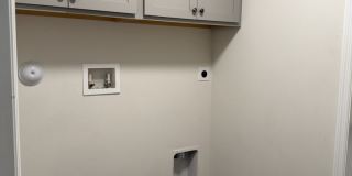 Gorgeous 3-4 bedroom Home off Becker Gallery 27