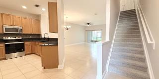 Spacious Townhome! Gallery 6