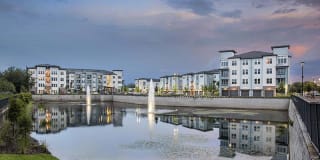 Aurora on the Trail - Apartments & Townhomes Gallery 16