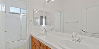 Beautiful 2-Story 5-Bedroom Chapman Heights Home! Gallery 19