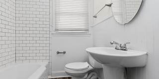 Charming Two Bedroom Duplex in Commonwealth Park! Gallery 10