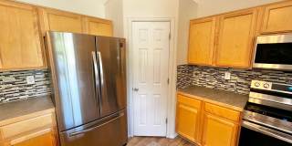 Beautiful 3 bed 2.5 Bath Home in East Loveland, CO! Gallery 6
