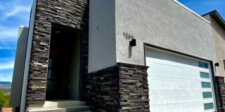 Close to Micron, 3 Bedroom 3 bath w/ a Million Dollar View! Gallery 1