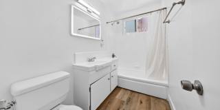 351 S. Manhattan Pl. Gallery 26