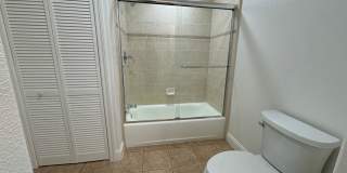 Updated Top Floor Unit -- Perfect Commuter Location -- Walking Distance to Laurel Street -- Must See! Gallery 17