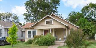 Available Now! Charming 2 Bed / 2 Bath Craftsman Home Near Downtown Waco Available Now! Charming 2 Bed / 2 Bath Craftsman Home Near Downtown Waco Gallery 19
