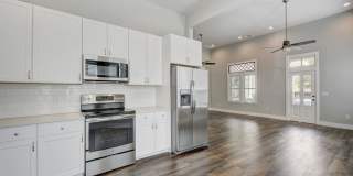 7bed/4bath in West Campus Gallery 7