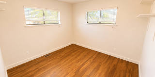 Updated 5 bedroom home is ready for you! Gallery 7