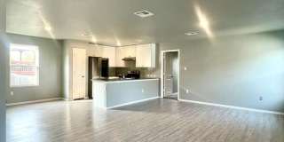 Charming 3-Bed Retreat with Open Living & Private Primary Suite in San Antonio Gallery 4