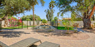 6863 E KELTON Lane Gallery 32