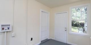 1218 N Kirk St Gallery 15