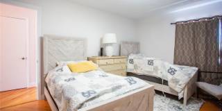 521 W Broadway Gallery 15