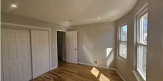 437 Elm St Gallery 3