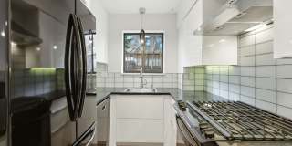 Beautiful 5-bed, 3.5 bath townhome steps from hiking trails and West Pearl St Gallery 6