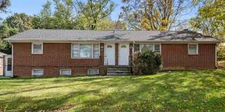 Comfortable Living on Roanoke Street Gallery 1