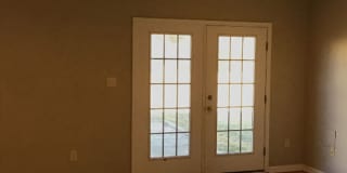 Spacious 3BR Townhome w/ Garage | Great Location Near I-81 Gallery 8
