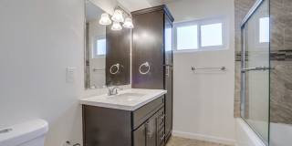 Apartment Complex Near SoFi Stadium with Pool, BBQ Area, Gym and Parking. Gallery 16